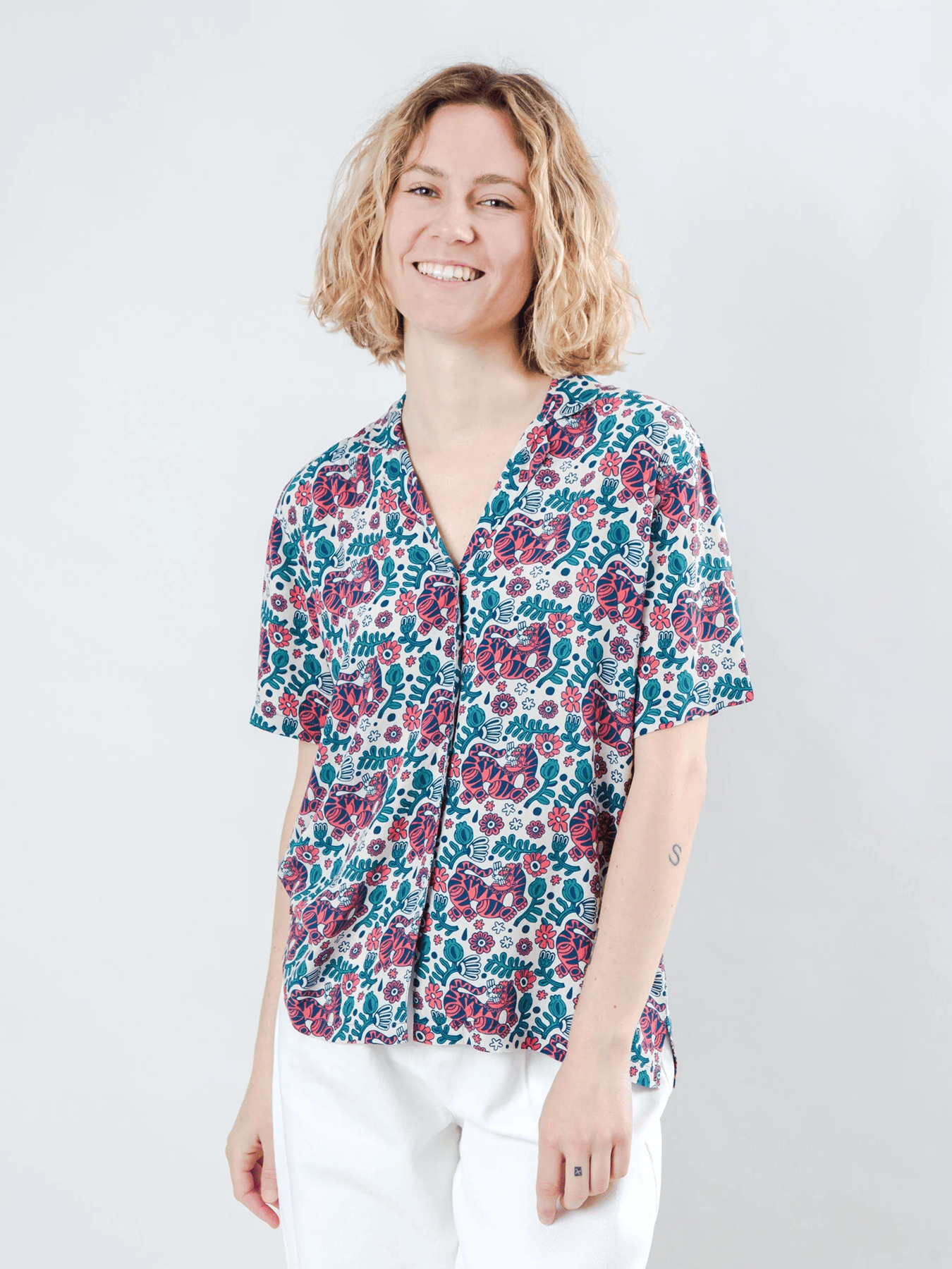 Bluse Asis Tigris Aloha Brava Ecru 01.jpg