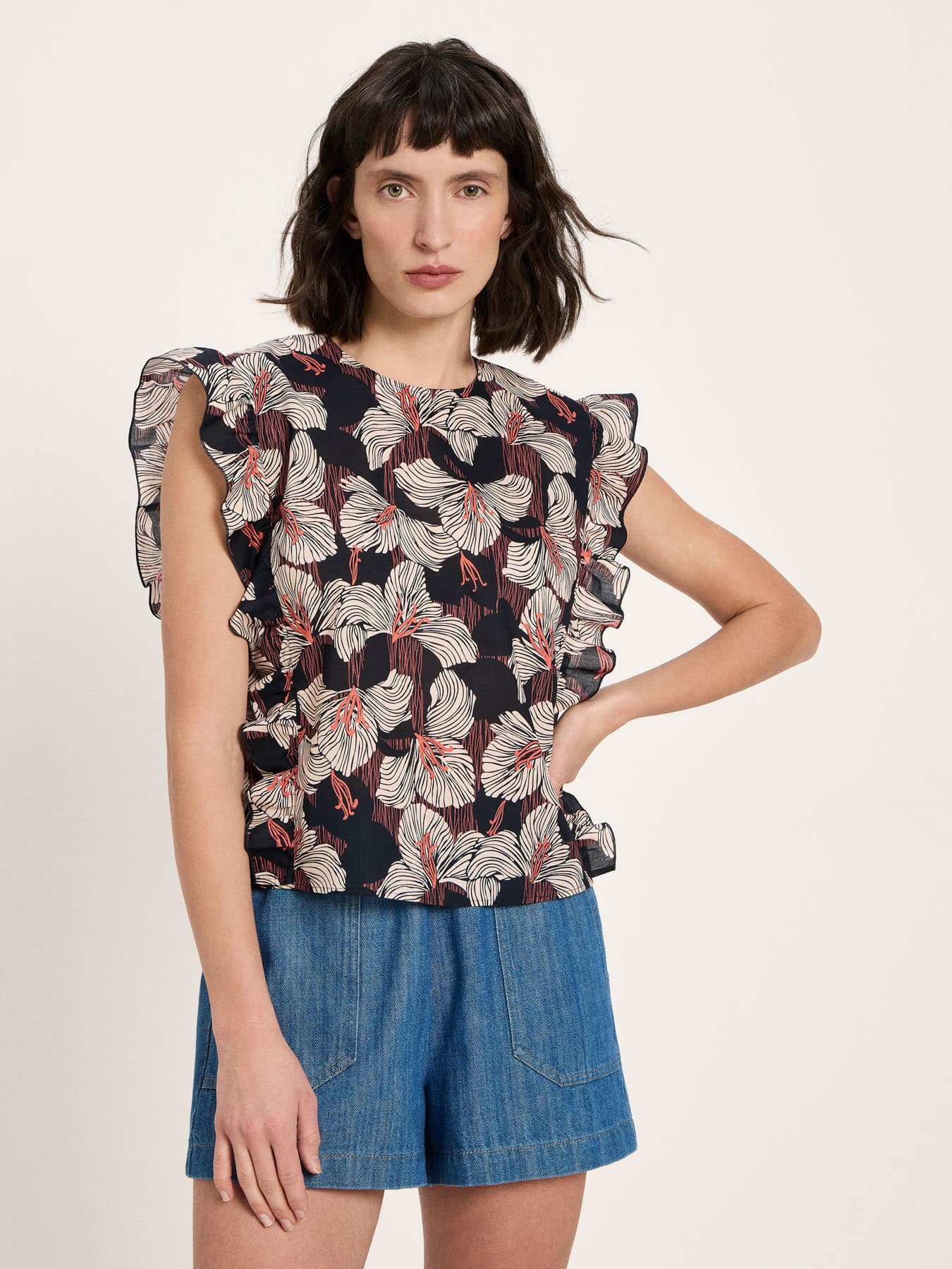 Blusenshirt Mit Volant Lanius Print Bloom Onyx 01