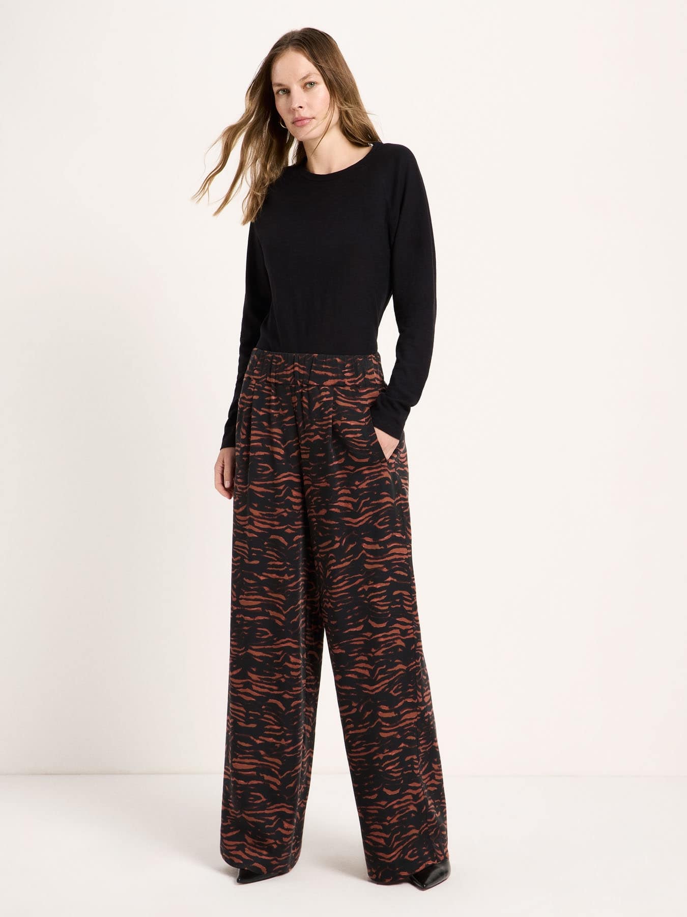 Hose Mit Weitem Bein Lanius Print Animal Stripes Chocolate 01