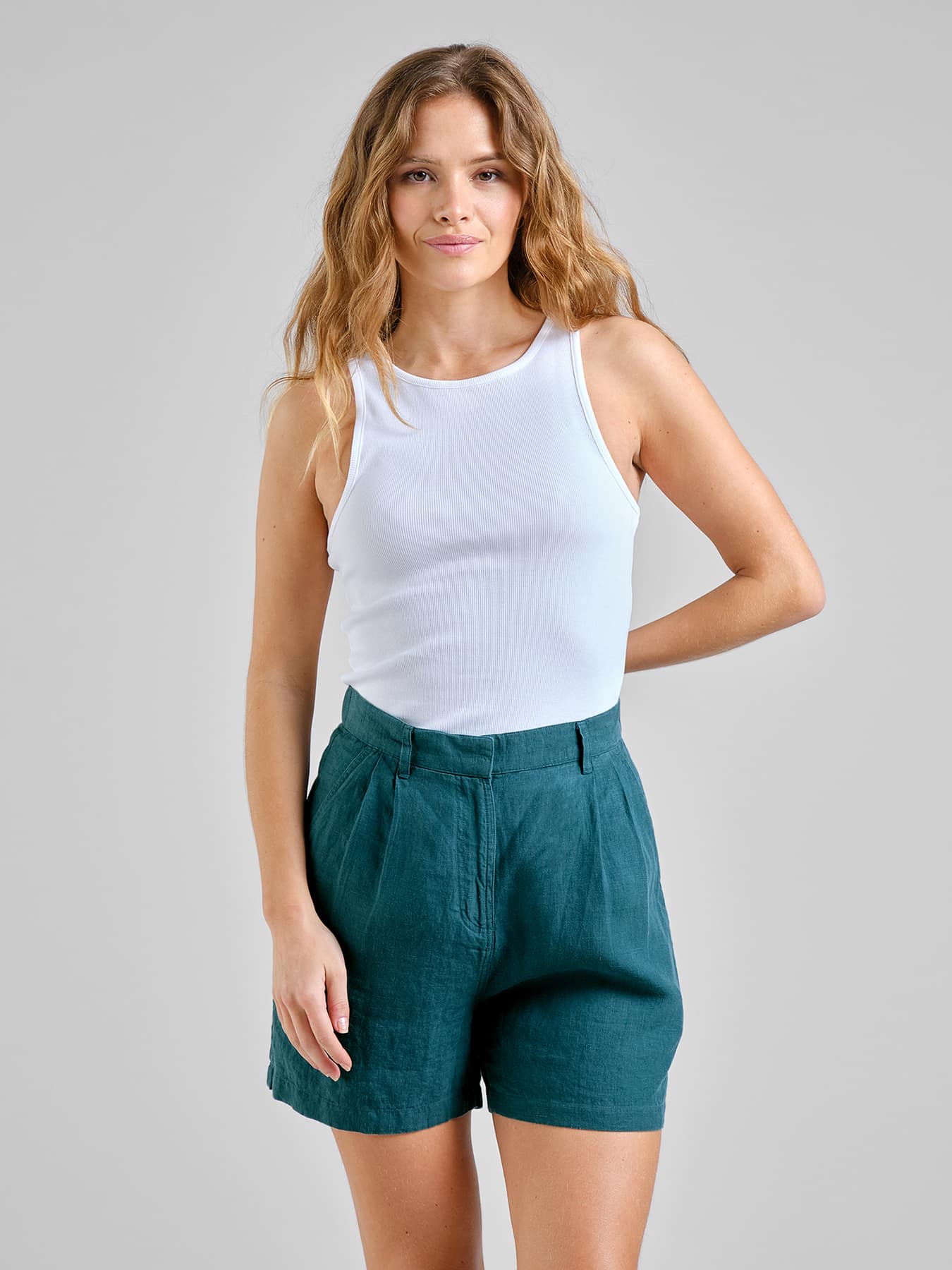 Shorts Djupvik Leinen Dedicated Mediterranea Green 01