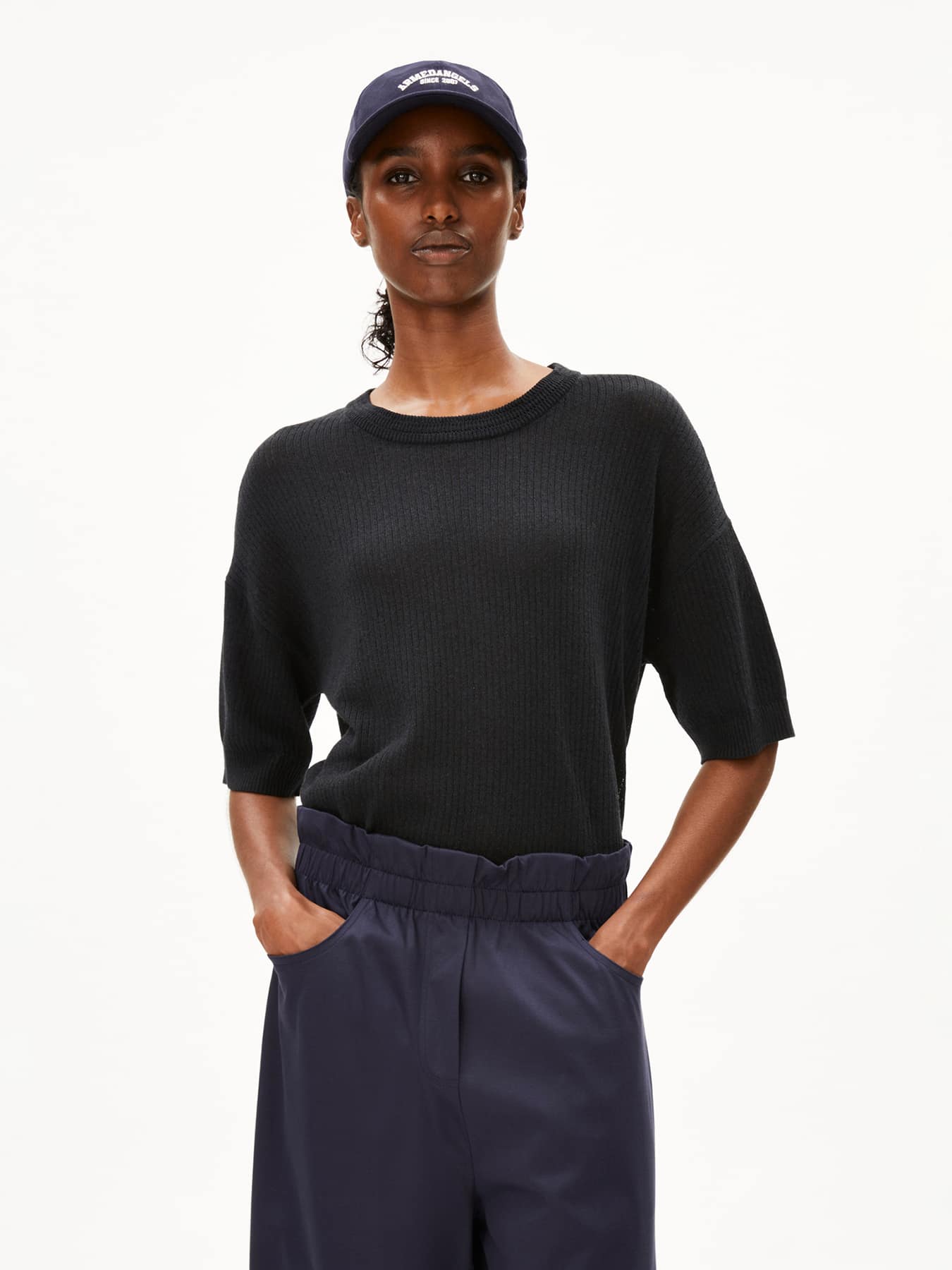 Strickshirt Lizaa Lino Armedangels Linen Black 01